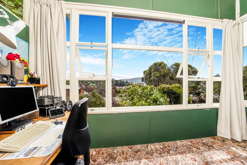 Substantial Family Home in Tainui64472528238211114