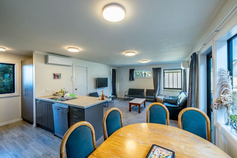 High Quality Investment Close to the Action64472528445698113