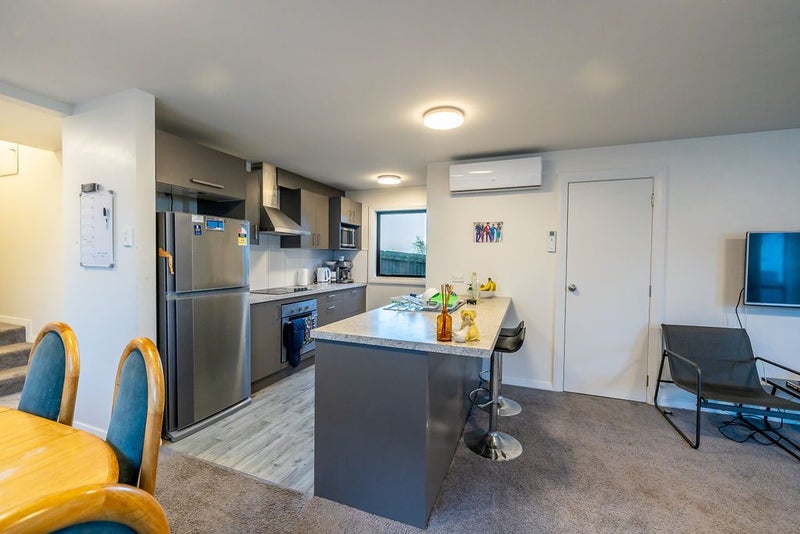 High Quality Investment Close to the Action64472528445698114