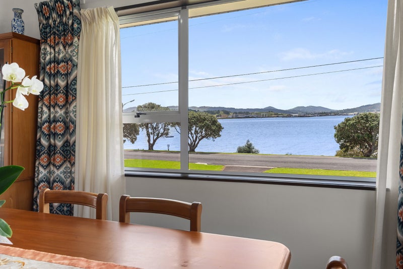 Harbour Views with Income Opportunity64472623300995112