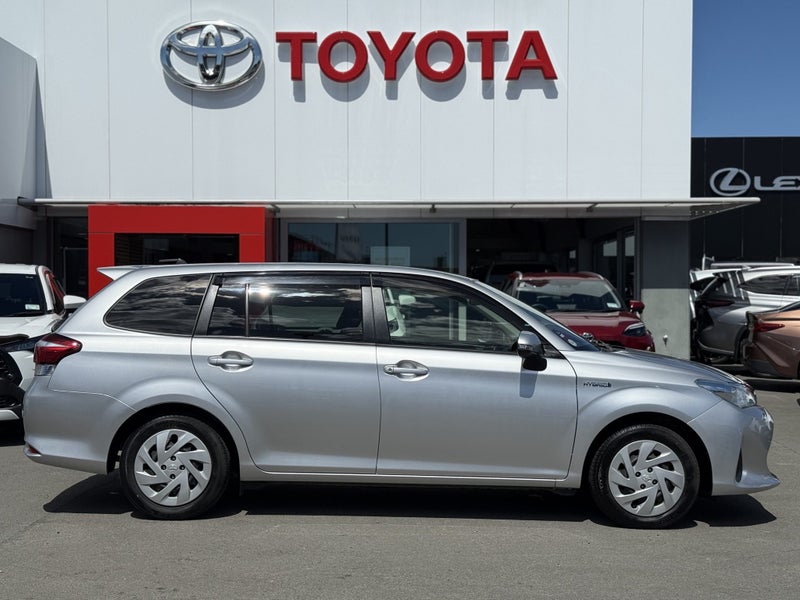 2018 Toyota Corolla Fielder 1.5 Hybrid Wagon CV...64627778038273112