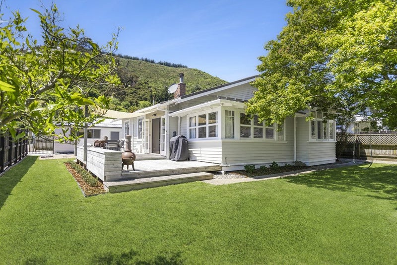 Charming Family Home + Sleepout!64472733090819110