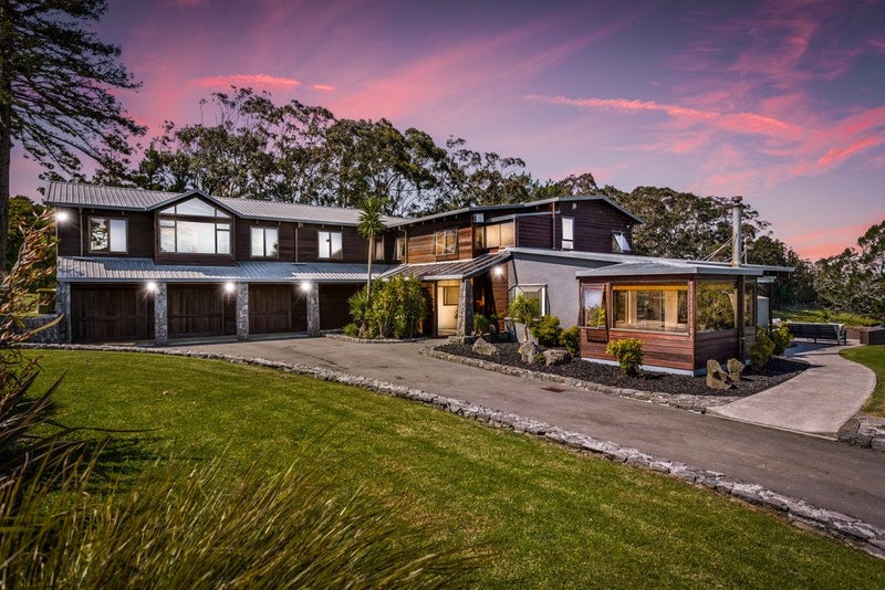 Privileged Position and Prestige.64472733193601110