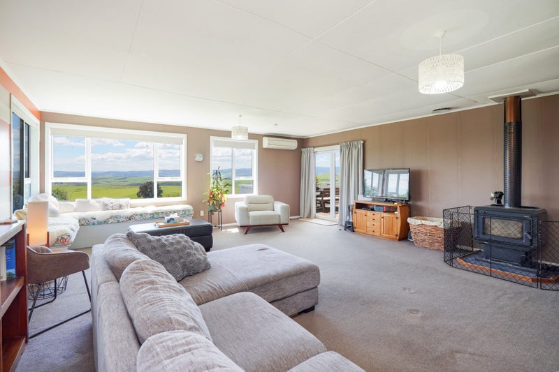 ATTN!! Lifestyle & Gorgeous Vista seekers64472733294337114