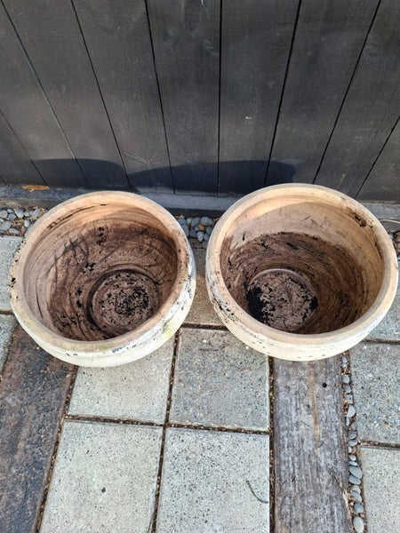 **$1 RESERVE TWO LARGE RUSTIC POTS....MOVING HOUSE** Carousel 2