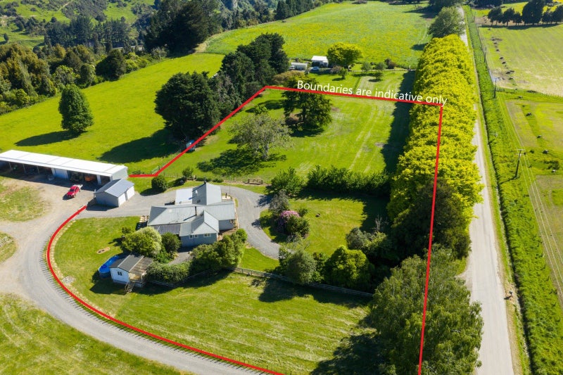 Spacious family home on 1 hectare64472932465281110