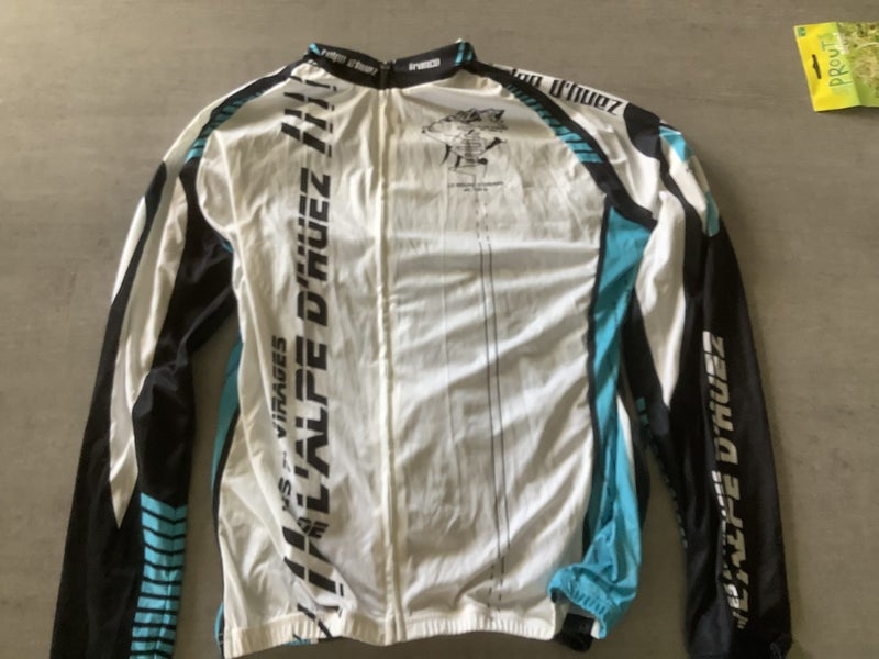 Lightweight medium wind proof cycling jacket Carousel 1