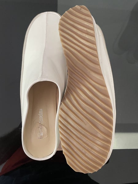 Shoes in excellent condition worn 3 times only Carousel 2