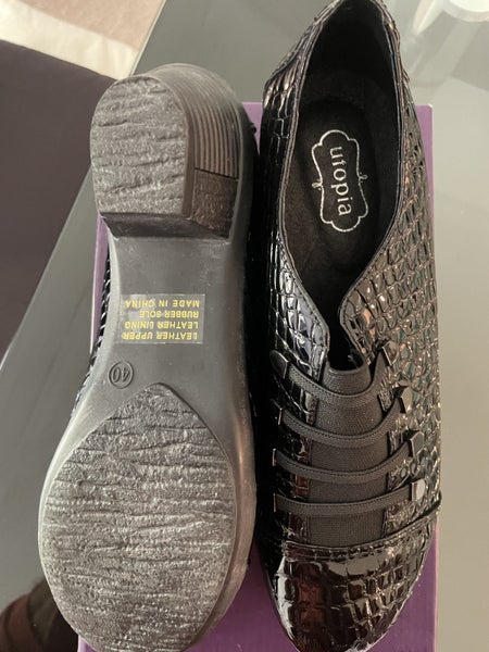 Brand new - never worn Carousel 2