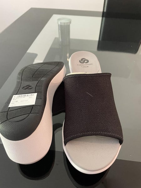 Brand new - never worn Carousel 2