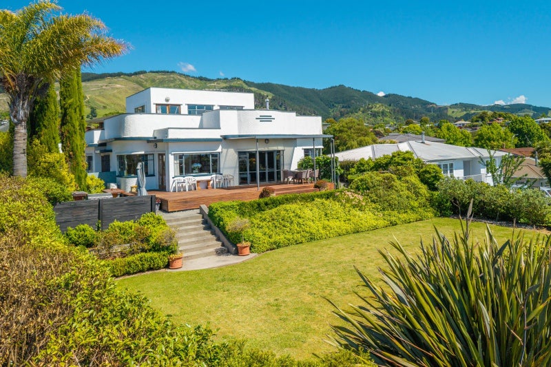 Shearer's Charm With Superb Extras!64473421968259113