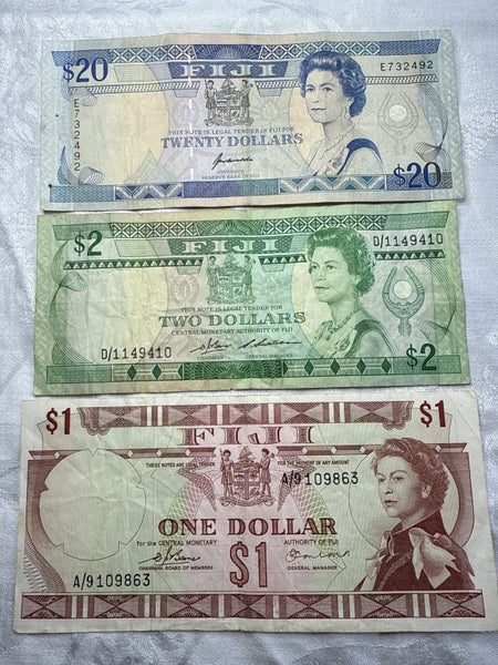 3 old Fiji Banknotes Queen Elizabeth II Carousel 1