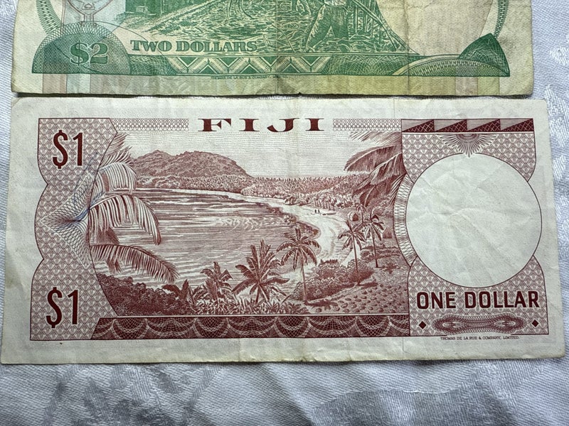 3 old Fiji Banknotes Queen Elizabeth II Carousel 8