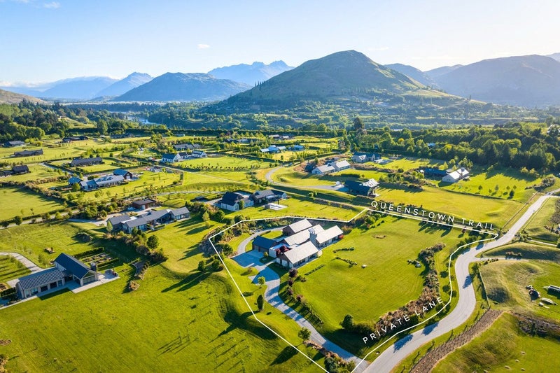 The Golden Compass - OPEN SATURDAY64474129707393114