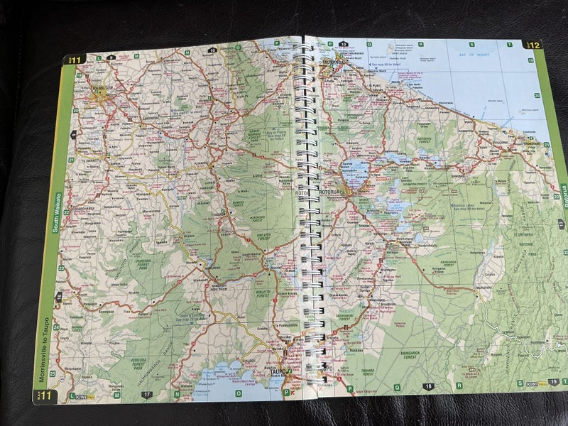 New Zealand travellers road atlas Carousel 4