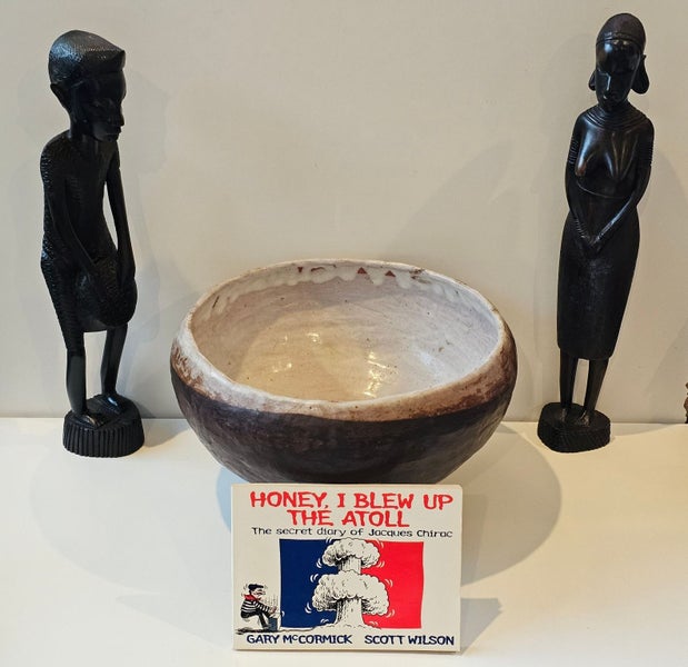 "Honey, I Blew Up The Atoll". The Secret Diary of Jacques Chirac. Carousel 1