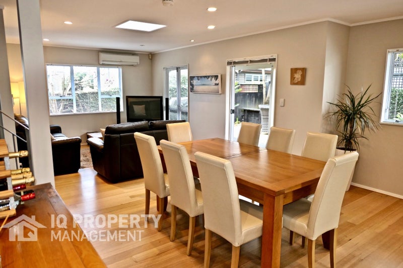 One Tree Hill, 3 bedrooms64475022842625112