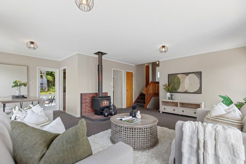 Bellevue, 3 bedrooms64636285215491112