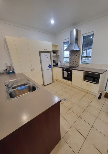 Flat Bush, 3 bedrooms64475853931905114