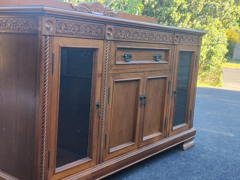 Solid Oak Sideboard / Buffet – Excellent Condition – Beautiful Carved Detail64480269465473113