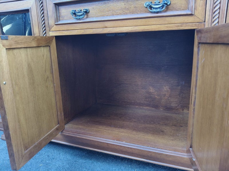 Solid Oak Sideboard / Buffet – Excellent Condition – Beautiful Carved Detail64480269465473114