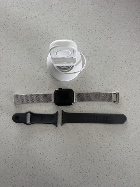 Apple Watch - Series 6 Carousel 1