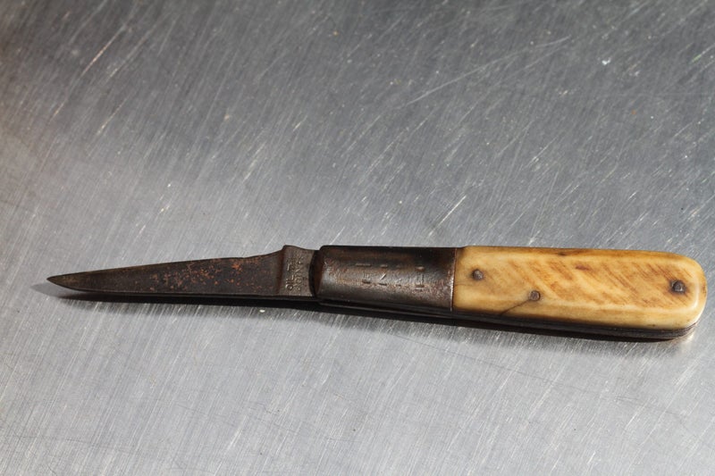 Vintage bone handle IXL pocket knife Carousel 1