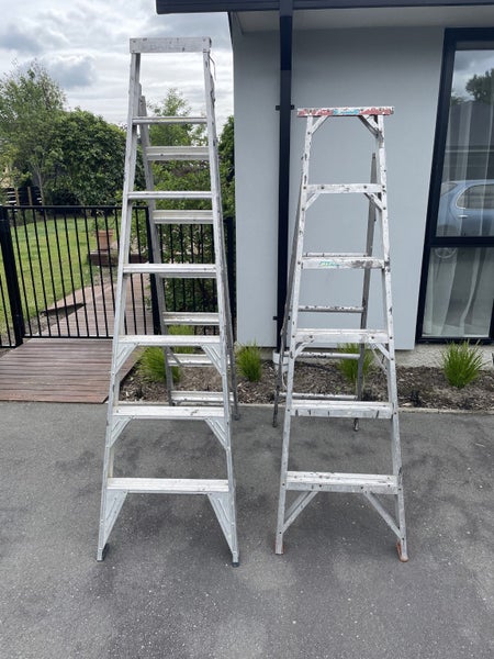 2 x large ladders Carousel 1