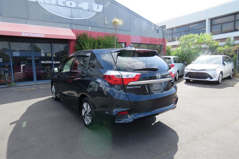 2017 Honda Shuttle X Model 1.5L Hybrid.64636951053827113