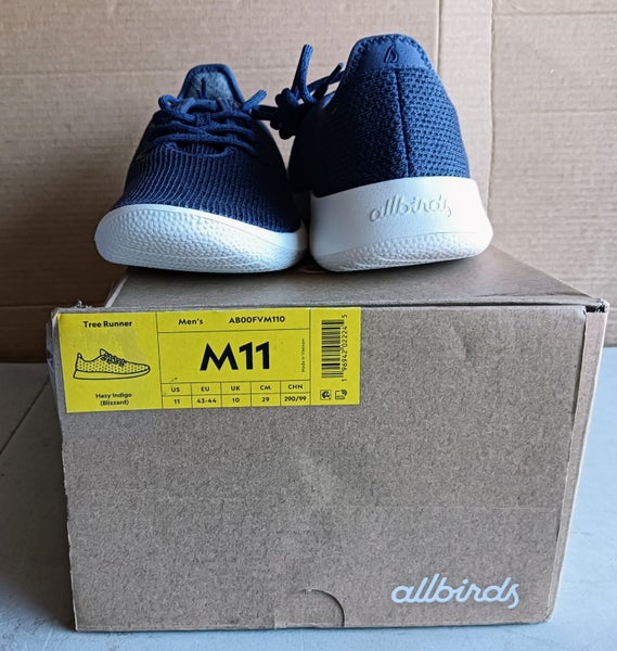 Men's Tree Runner sneakers by the brand Allbirds. Carousel 2