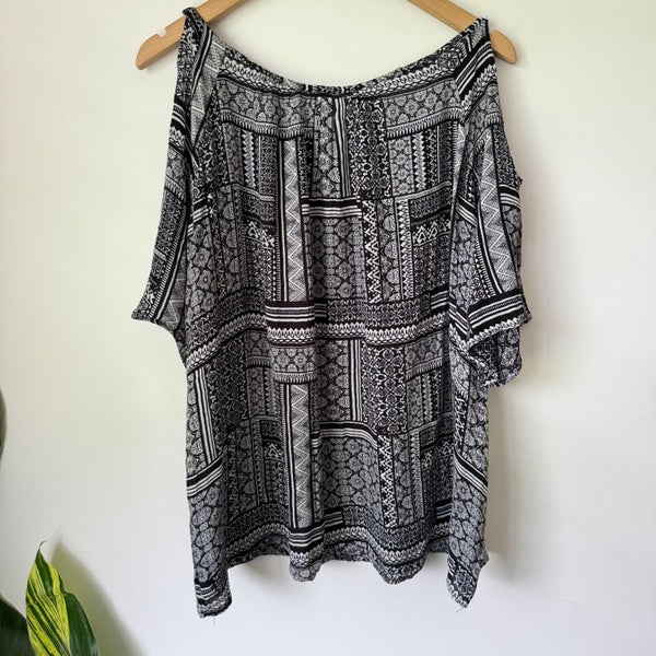 ALEXIA Patchwork Off Shoulder Top Black & White - 18 Carousel 4