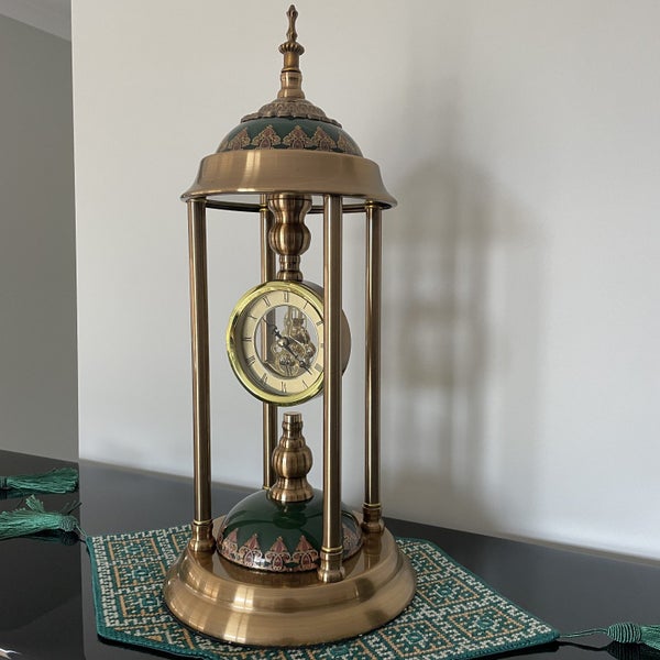 Vintage-Style Skeletal Table Clock – Quiet Quartz, Decorative Retro Design Carousel 2