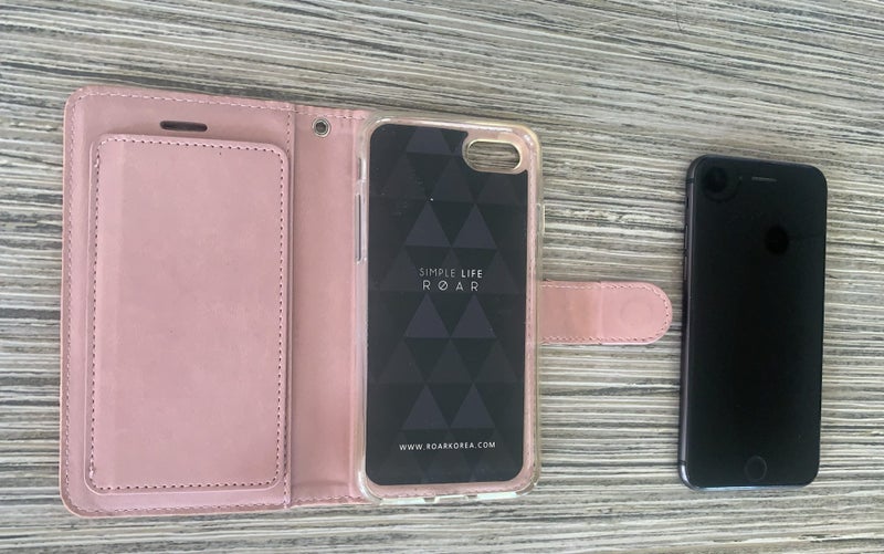 iPhone 8 including case/wallet64485617476227111