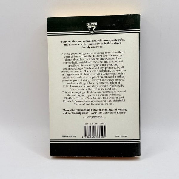 The Eye of the Story: Selected Essays and Reviews by Eudora Welty64482938225922111