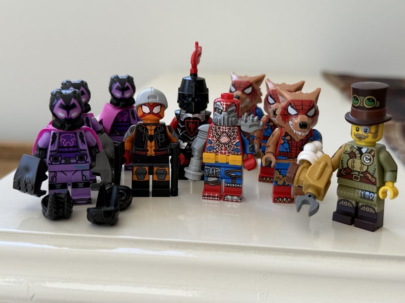 10 x Lego Minifigures - CMF, Spiderverse, Castle Carousel 1