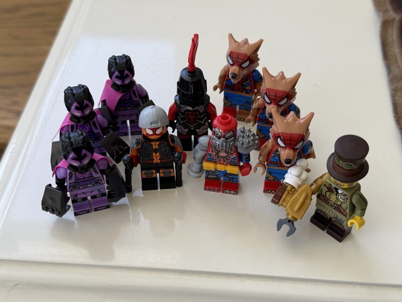 10 x Lego Minifigures - CMF, Spiderverse, Castle Carousel 2