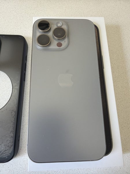 Titanium iPhone 15 Pro Max 1 TB64482774547203111