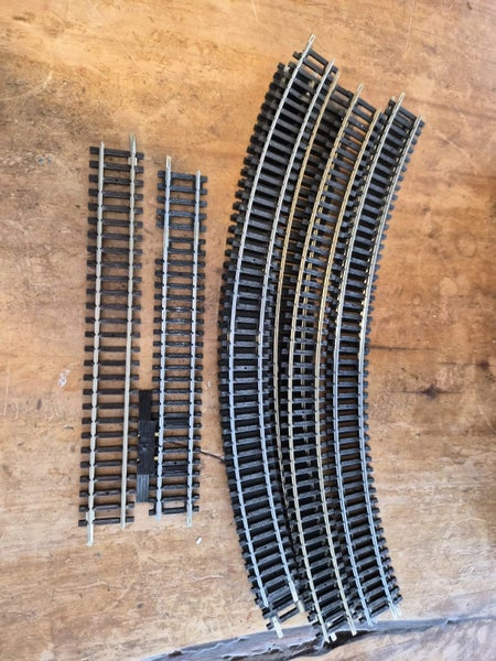 Hornby and Airfix trains and tracks64482897601538113