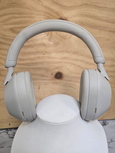 Sony WH-1000XM5 Bluetooth Headphones Carousel 1