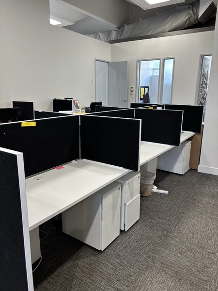 Pod of 6 desks with dividers64483361380354110