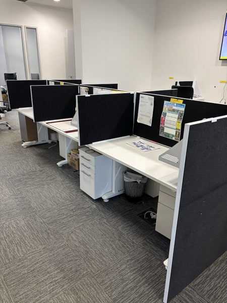 Pod of 6 desks with dividers64483361380354111
