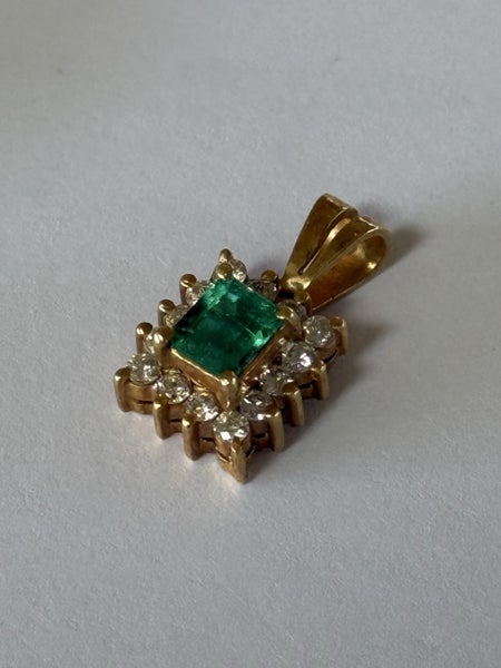 18 carat gold Emerald and Diamond Pendant (no chain) Carousel 2