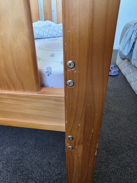 Solid Genesis pine wood cot Carousel 9