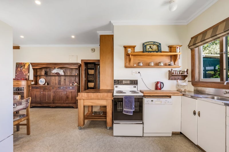 Summer Oasis - Pool, Sleepout & Privacy!64483430133249114