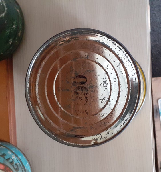 TOBACCO TIN Carousel 4