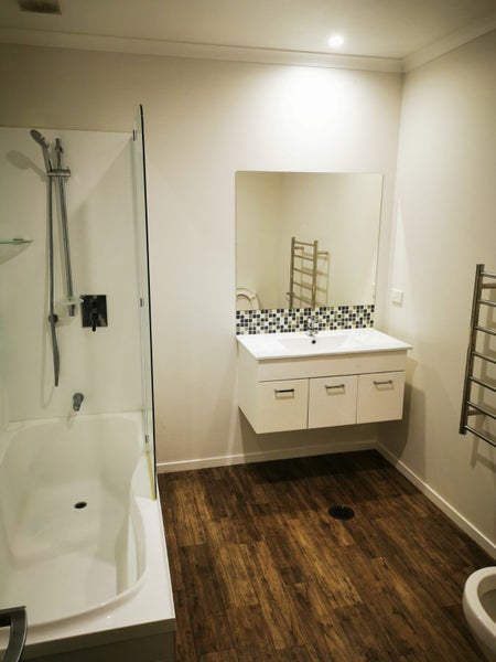 Hamilton Lake, 3 bedrooms64485180818178112