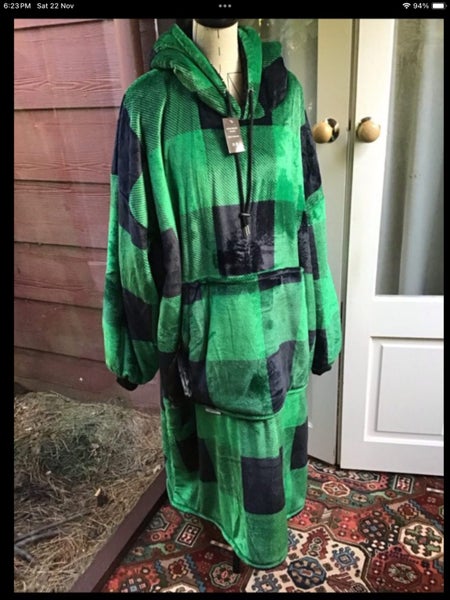 Extra Long Lycan Blanket Hoodie Carousel 2