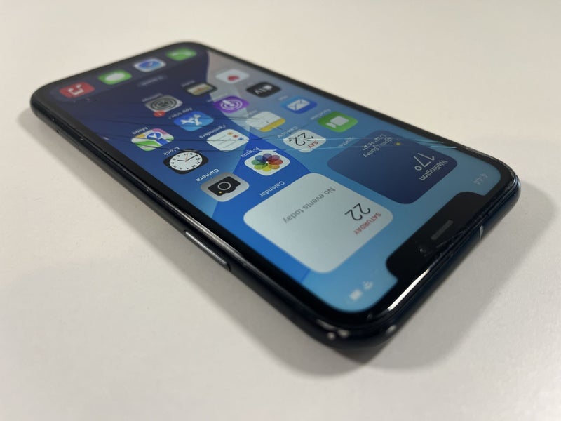 iPhone XR 64gb Black (damaged)64485617468034112