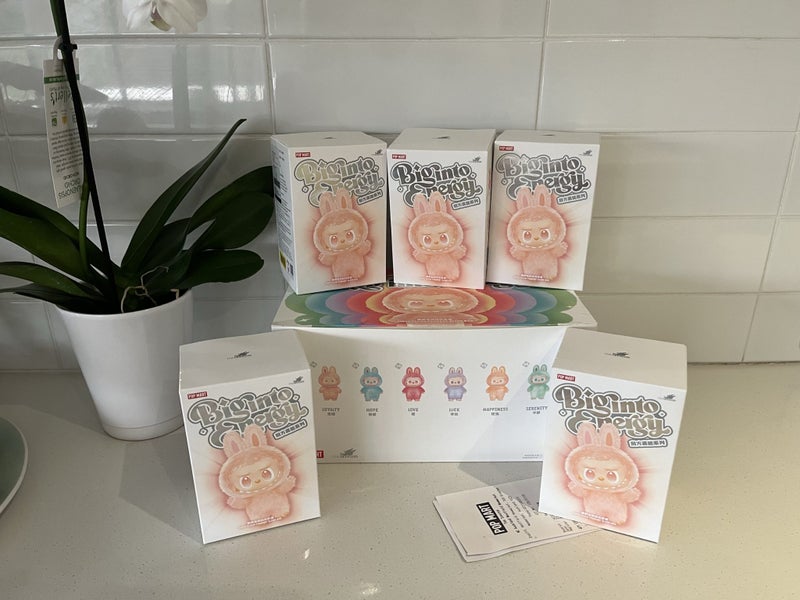 Labubu The Monsters 'Big into Energy' - one blind box Carousel 1