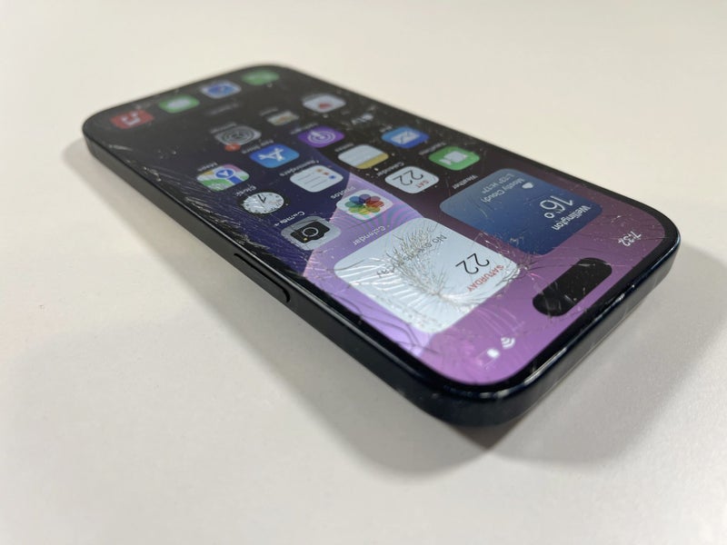 iPhone 15 128g Black (damaged)64485715359745112